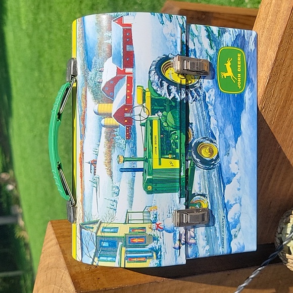 Cute John Deere Tin Lunch Box. Reproduction, For decorative use only. 💚 A1 - Picture 1 of 10